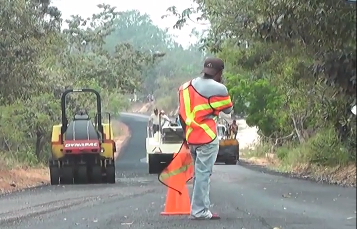 El Ayuntamiento de Coatzacoalcos dio obras para la rehabilitación de avenida transistmica.