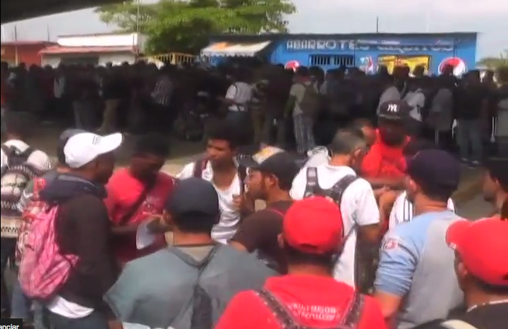 Parte viacrucis migrante de Coatzacoalcos, se reunirán con el Gobernador del Estado.