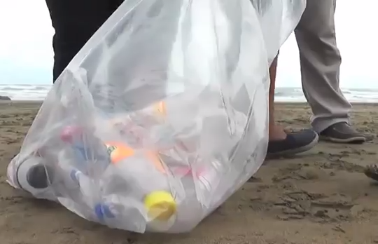Fueron recolectadas más de una tonelada y media de botellas en Coatzacoalcos.