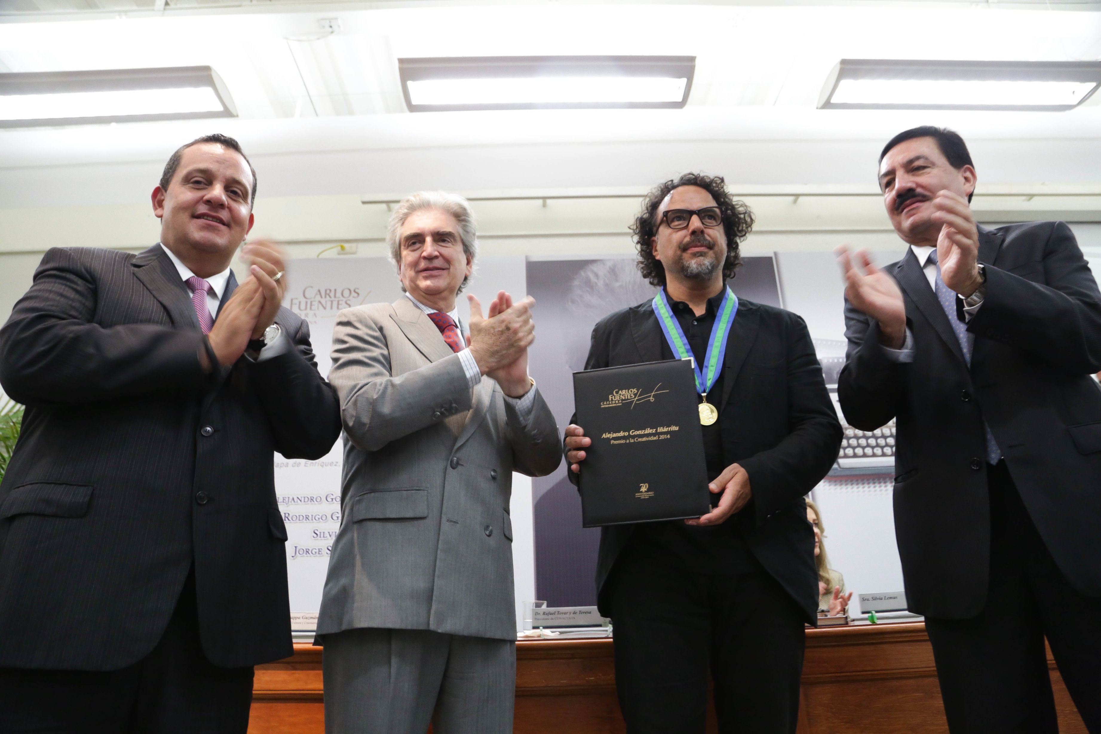 Cátedra Carlos Fuentes reconoce a Rodrigo García Barcha y Alejandro González Iñárritu