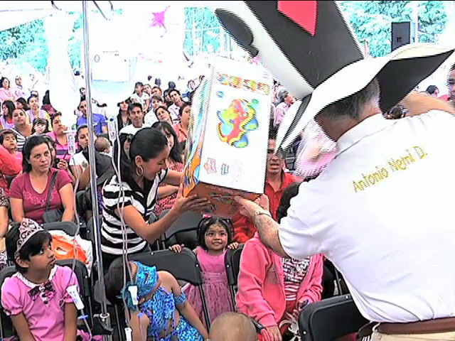 Instituto Estatal de Oncología celebra a los niños con cáncer