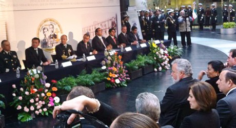 Asiste Javier Duarte a sesión solemne de conmemoración del Centenario de la Gesta Heroica de la Defensa de Veracruz en el Senado