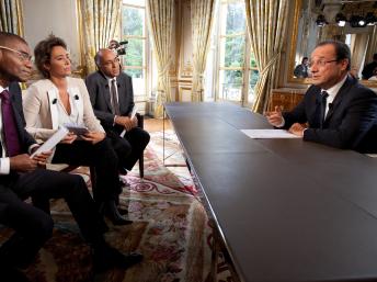 Prohíbe presidente de Francia utilizar el celular durante las reuniones de gabinete