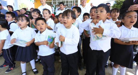 Niños veracruzanos regresan a clases