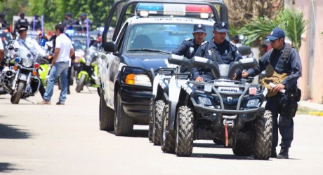 Entrega SSP patrullas a municipio de Tlacojalpan