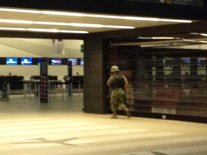 Sorprende a usuarios operativo militar en aeropuerto de Monterrey