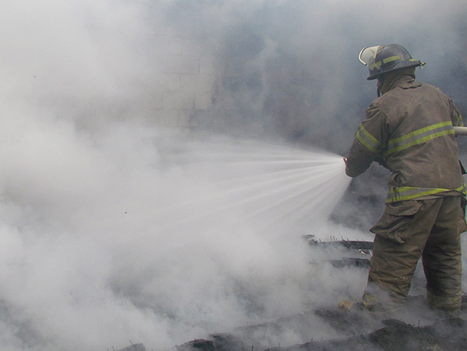 Pemex controla fuga clandestina en poliducto de Tula-Salamanca