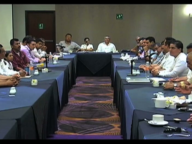 Se reúne titular de la SSP, Arturo Bermúdez, con concesionarios de transporte público