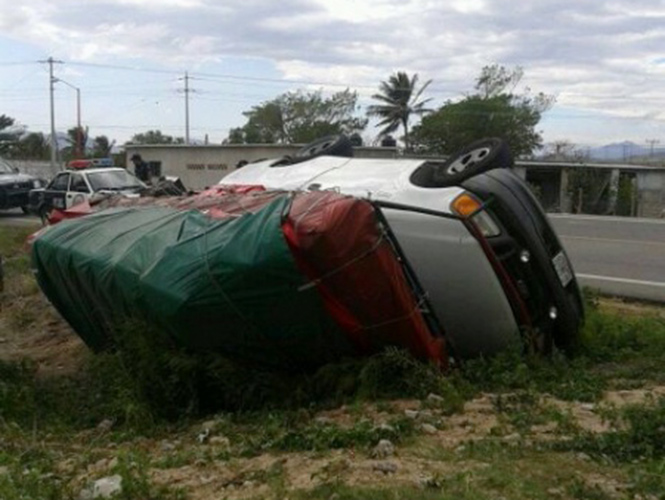 Fuertes ráfagas de viento en Chiapas voltean camiones