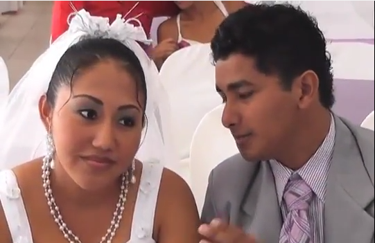 El Sistema DIF zona sur a parejas a contraer matrimonio a través del programa de bodas colectivas.