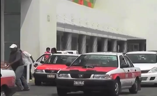 Taxistas zona sur estiman aumento en sus ganancias durante el Festival Internacional de la Salsa.