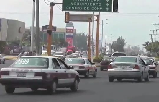 Aumenta el número de vehículos en Coatzacoalcos pues ya suman más de 92 mil unidades.