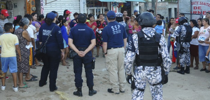 Refuerza Policía Estatal Taller de Formación de Redes Vecinales en Acayucan
