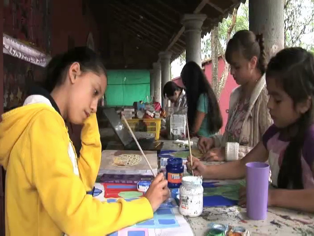 “El mundo del arte”, 10 años de iniciar a niños y jóvenes en el arte del color