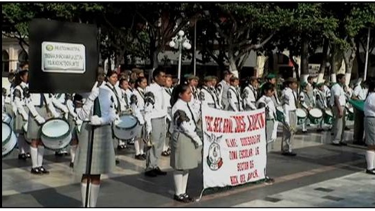 En el Zócalo de Veracruz el primer Concurso Escolar de Bandas de Guerra