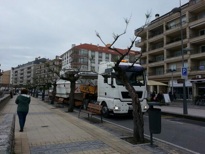 Naufraga yate en Cozumel; rescatan a cinco