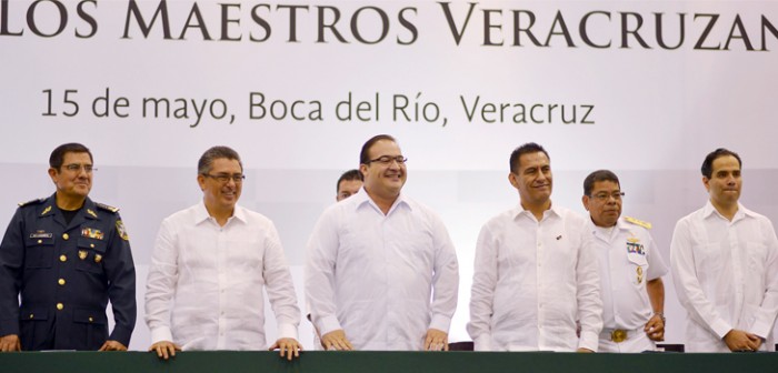 Con los maestros, una alianza indestructible: Javier Duarte