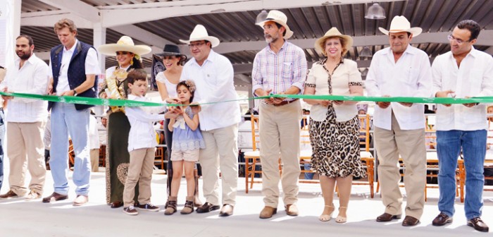 Inaugura gobernador Javier Duarte Expo Ganadera Ylang Ylang 2014