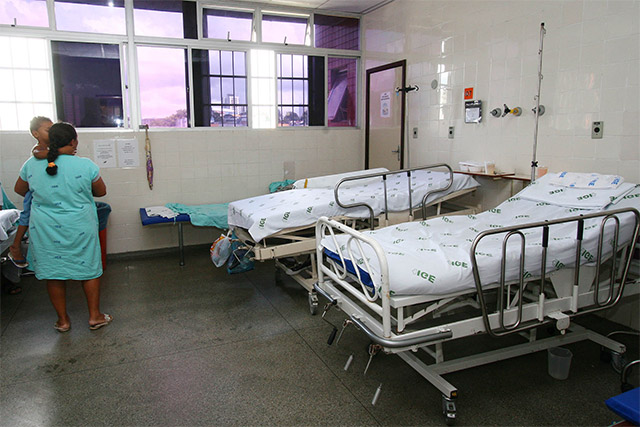 Cesan a médico por intentar practicar tacto vaginal sin consentimiento