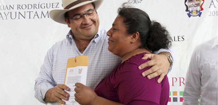 Pone en marcha gobernador Javier Duarte de Ochoa programas de desarrollo social en Juan Rodríguez Clara