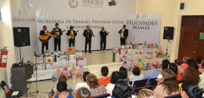 Reconocen el trabajo de madres trabajadoras en STPSP