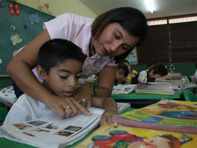 Trabajar con padres de familia para fortalecer una cultura de paz: subsecretaria de Educación
