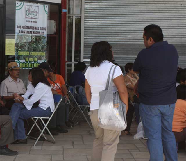 Suben salario de 6.2% a maestros y empleados del SNTE
