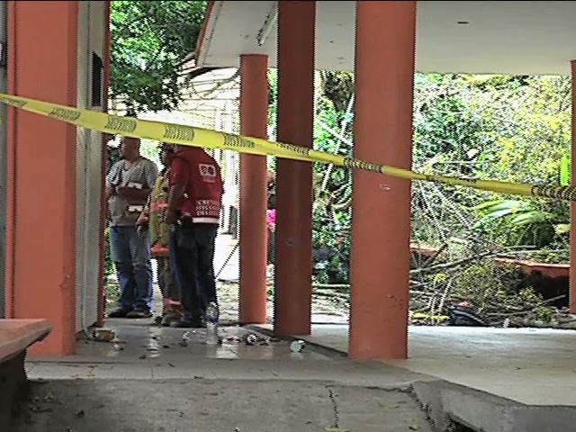 Muere estudiante de Xalapa por caída de árbol