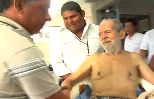 Rescata el DIF de Coatzacoalcos a un abuelito abandonado por sus familiares.
