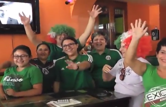 Aficionados abarrotaron Restaurantes y bares de Coatzacoalcos.