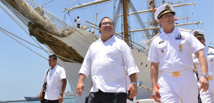 Recibe gobernador Javier Duarte a los Grandes Veleros de Latinoamérica