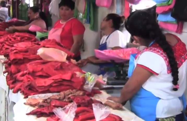 350 Campesinos son beneficiados con la rehabilitación del Mercado Morelos en Coatzacoalcos.