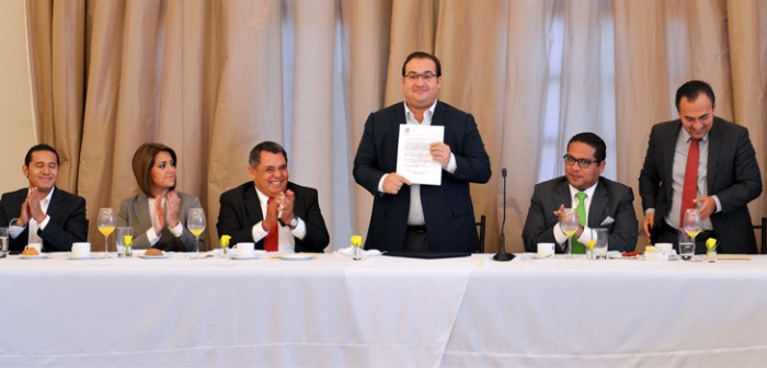 Envía Javier Duarte iniciativa al Congreso para fortalecer sistema de pensiones del Estado