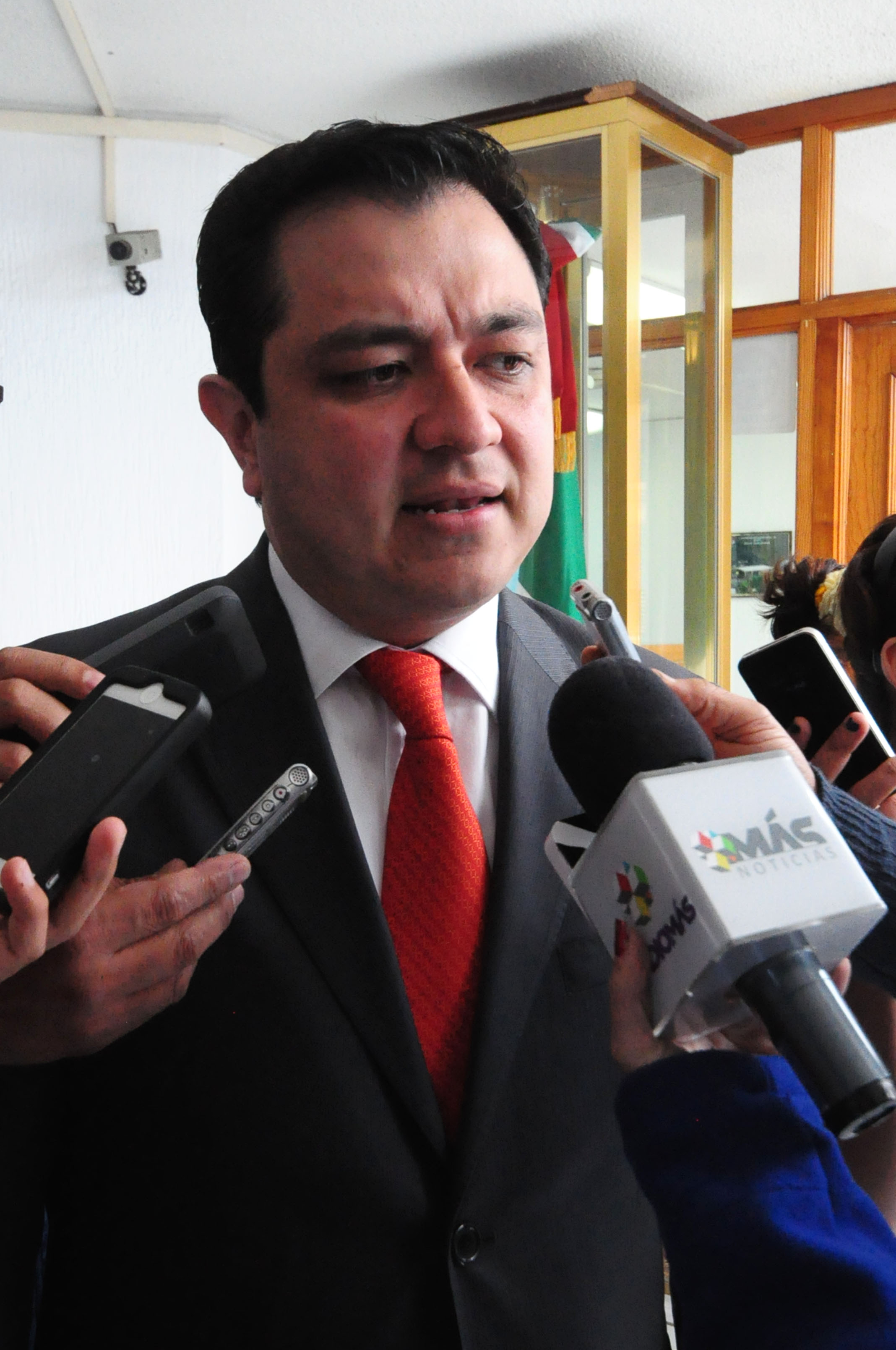 Xalapa toma previsiones ante recorte en 2016: Américo Zúñiga Martínez