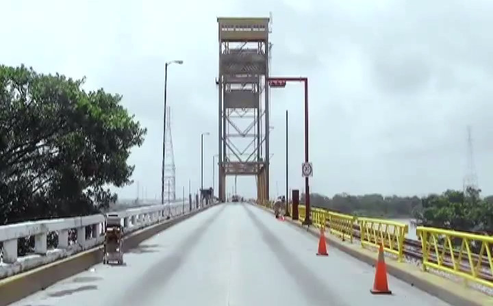 Afinan detalles para la colocación de la Trabe Levadiza, en el Puente Coatzacoalcos I.