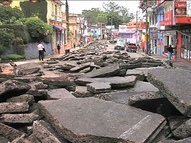 Vigila Contraloría de Xalapa a constructoras