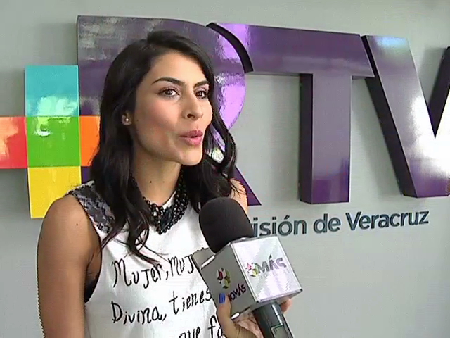 María León visita RTV previo a la presentación de su obra de teatro