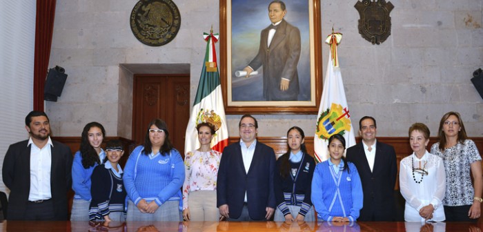 Anuncia gobernador Javier Duarte, programa Útiles Escolares para Todos