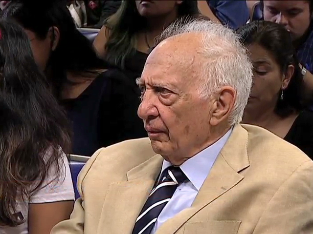 Rinde UV homenaje a Sergio Pitol