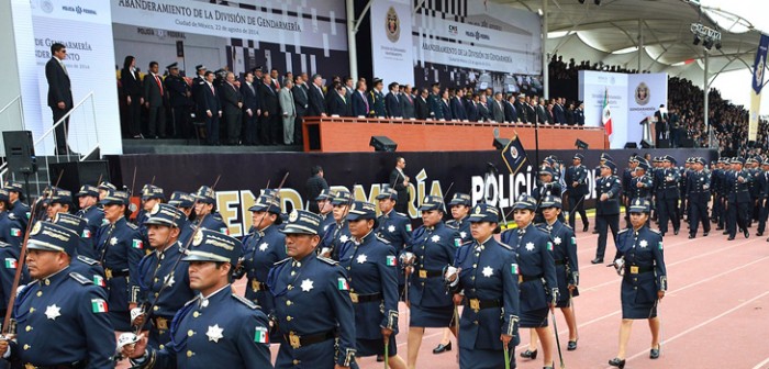 Asiste Javier Duarte a presentación de la Gendarmería Federal