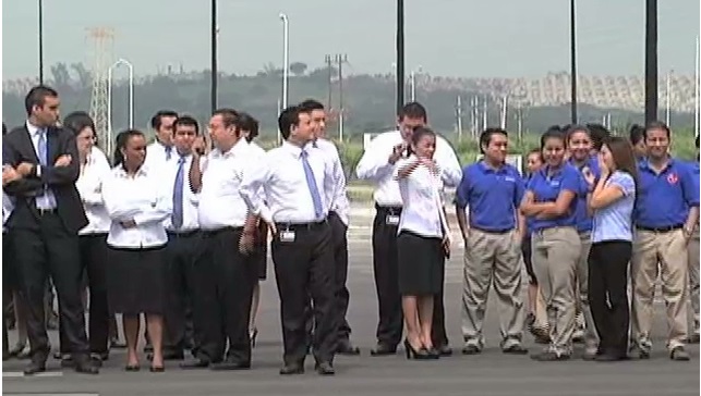 Realizan simulacro de incendio y terremoto en plaza comercial Nuevo Veracruz