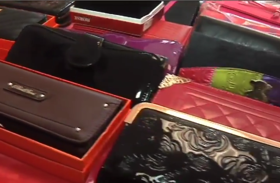 Aplican operativo para retirar a comerciantes ambulantes del centro de Coatzacoalcos.