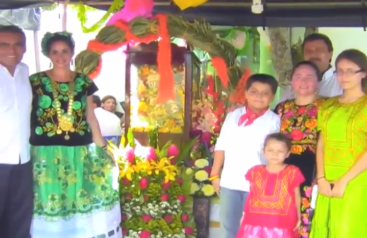 Comunidad Istmeña en Coatzacoalcos festejan  cambio de Mayordomía.