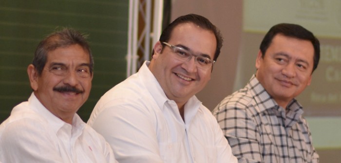 Veracruz, a la vanguardia en materia notarial: Javier Duarte
