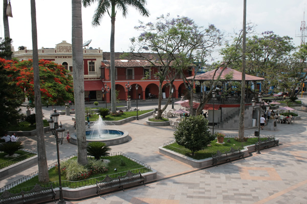 Anarquía en calles de Misantla por falta de cultura vial y de delegado de Tránsito