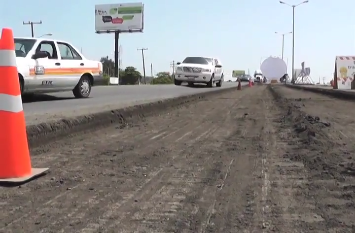 Transportistas y particulares afectados por los trabajos de ampliación de la Carretera a Barrillas.