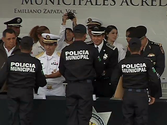 Se gradúan 308 policías acreditables