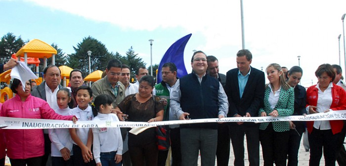 Inaugura gobernador Javier Duarte Parque Recreativo DIF Perote