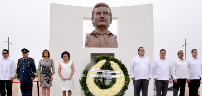 Rinde gobernador Javier Duarte homenaje a la memoria de don Fernando Gutiérrez Barrios
