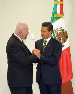 Designa Peña Nieto a Mondragón y Kalb comisionado contra adicciones